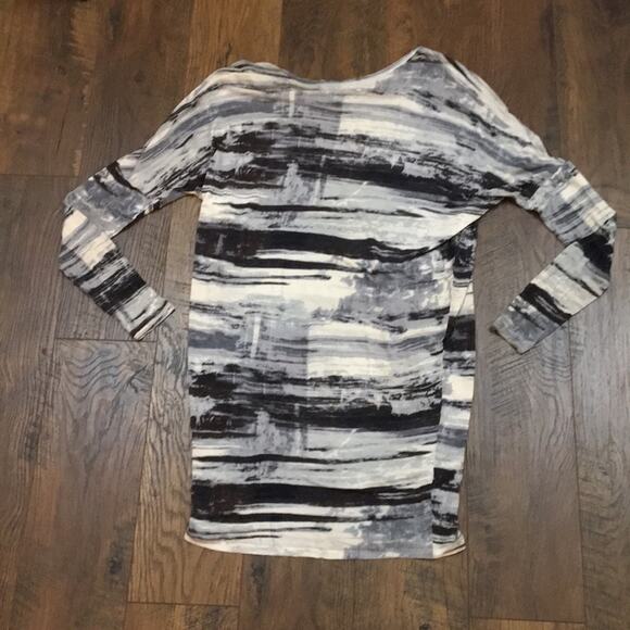 CAbi gray print tunic style top - Picture 5 of 5